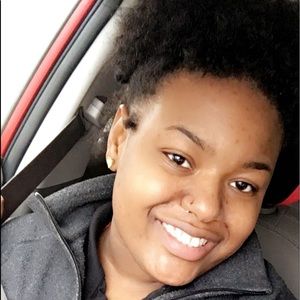 Meet your Posher, Malika